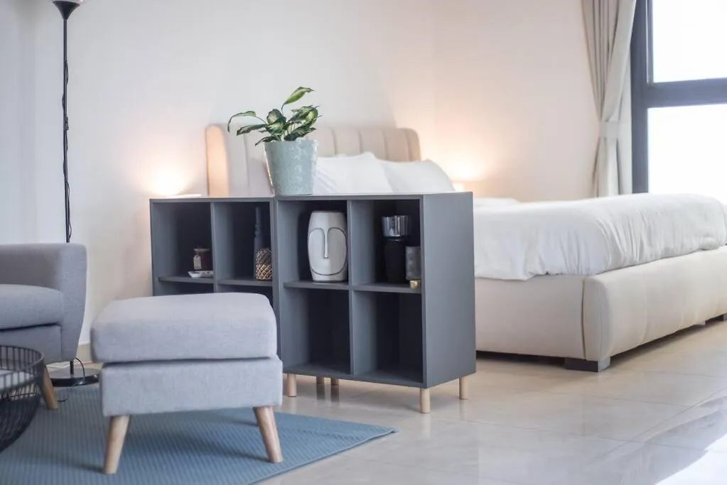 Apartment Elegant Studio With Canal View And Close To Metro Dubai